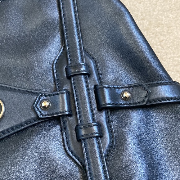 Black with gold hardware Gucci shoulder bag hobo - Picture 4 of 8